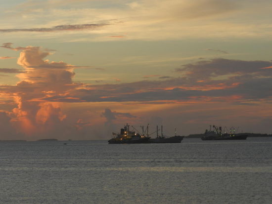 Blick auf die Lagune bei Sonnenuntergang