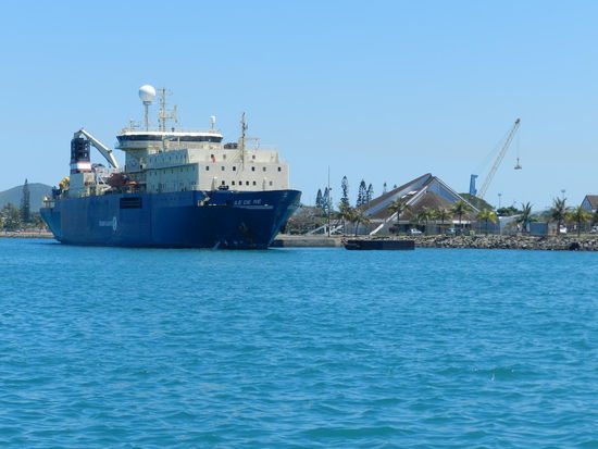 Der Überseehafen ...