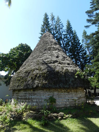 Selbst ein vollständiges Kanaken-Haus befindet sich im Garten des Museums