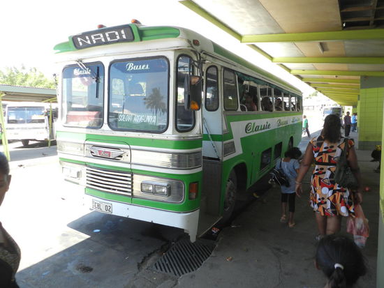 Auch dieser Busbahnhof verbindet Nadi mit dem Rest der Welt