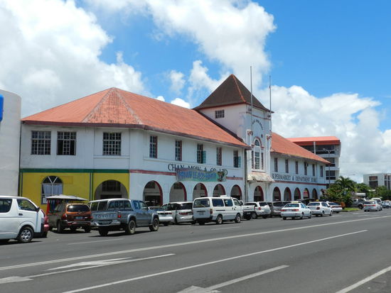 Eines der älteren größeren Gebäude Apias, heute ein chinesischer Supermarkt