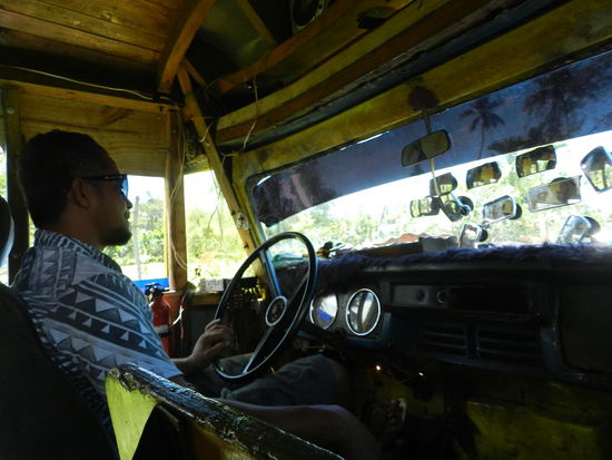Abenteuerlich sehen die Fahrerplätze aus