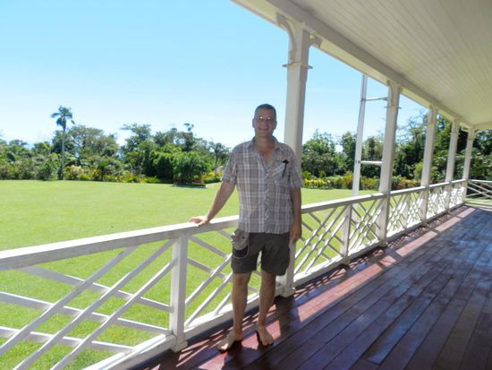 Auf der Veranda des Museums