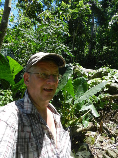 Auf dem Weg zum Grab auf dem Berggipfel