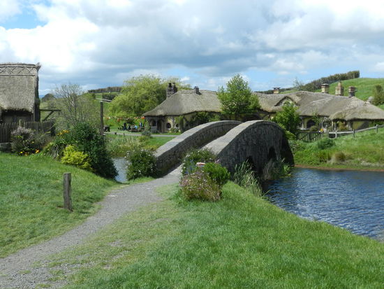 Diese Brücke führt zum Pub "Green Dragon"