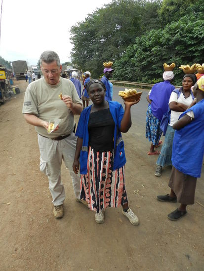 Kochbananen können nicht nur einfach gekauft und gegessen werden - man möchte ja schließlich auch mal auf´s Foto...