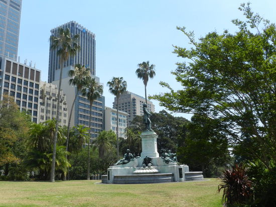 Blick über den Botanischen Garten auf die Skyline Sydneys