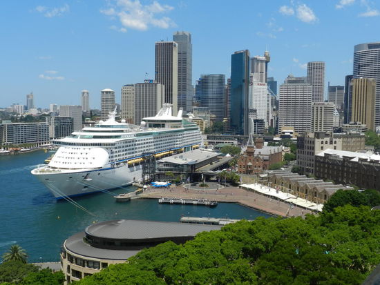 Blick auf den Hafen von der Harbour Bridge aus