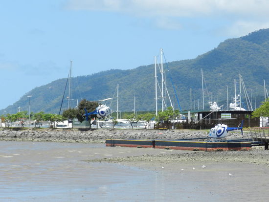 Hubschrauberlandeplattform in der Marina