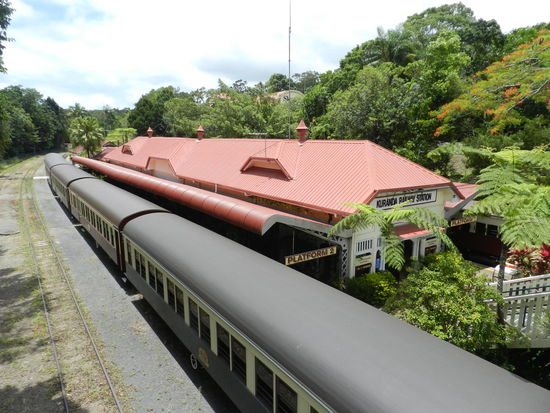 Kuranda-Express im Bahnhof von Kuranda