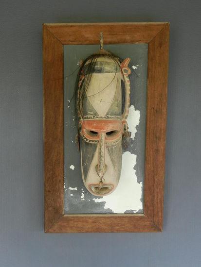 Schöne Holzmasken gab es immer wieder zu sehen