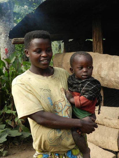 Stolz werden die lieben Kinderlein gezeigt - wenn sich die erste Scheu gelegt hat und die Bilder auch auf dem Display gezeigt werden.