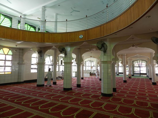 Im Gebetsraum der Moschee