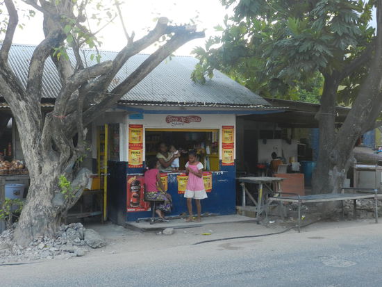 Solch kleine Geschäfte stellen die Versorgung der Bevölkerung sicher