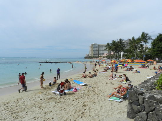 Gar nicht mal überfüllt war Waikikibeach, obwohl es in der Stadt nur so vor Touristen wimmelt