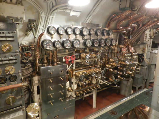 Bedienungselemente im U-Boot