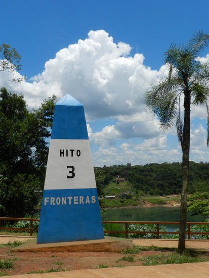Die argentinische Säule im Drei-Ländereck