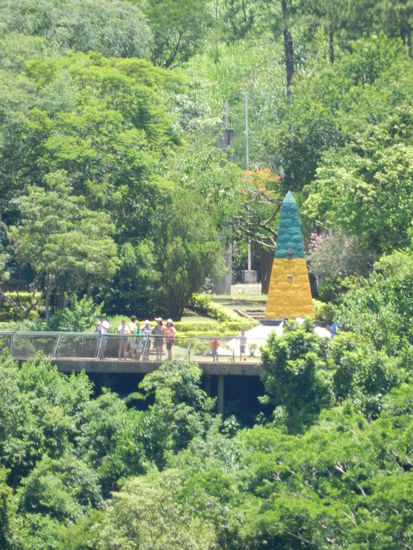 Und das brasilianische Monument auf der anderen Seite des Rio Iguazus
