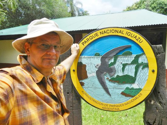 Nach der Bootsfahrt bieten sich verschieden lange Wanderwege durch den Nationalpark, von denen aus einzelne Fälle näher betrachtet werden können