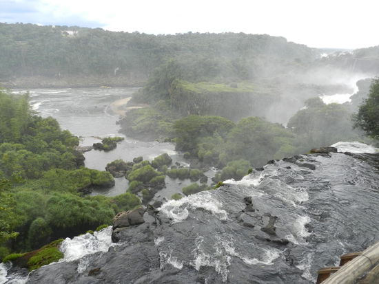 Auch interessant, aber der Blick von der brasilianischen Seite ist an dieser Stelle schöner