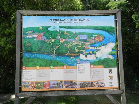 Gut und übersichtlich sind die Wege im Nationalpark rund um die Wasserfälle gekennzeichnet