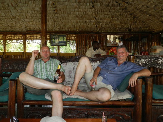 Und nach so anstrengende Fahrten (danke Charly für die immer gute und sichere Fahrerei) gönnen wir uns auch schon mal das ein oder andere Getränk ...