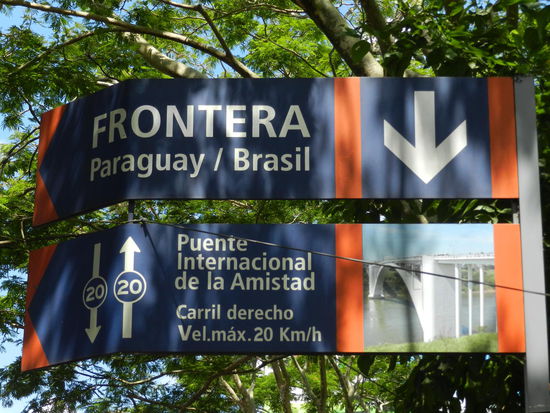 Vor der paraguayischen Grenzabfertigung auf dem Rückweg