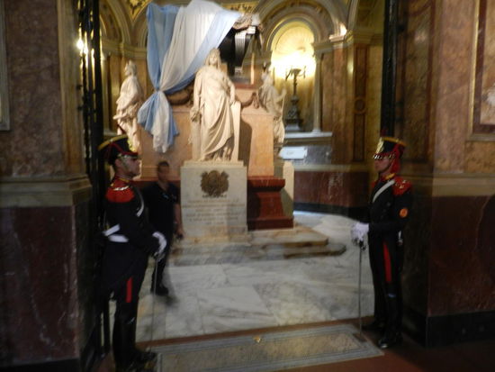 Hier ist der Nationalheld Argentiniens bestattet: General San Martin
