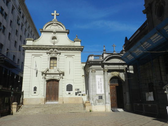 Die kleine Kirche in San Telmo, in der der heutige Pabst vor der Ernennung zum Bischof wirkte