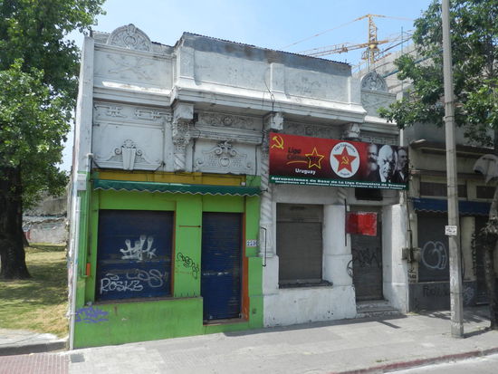 Lenin lebt! - Büro der Kommunistischen Partei in einem Vorort von Montevideo