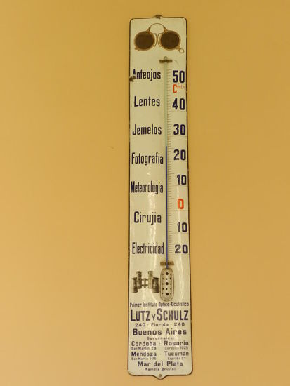 Schmeichelhafte 26° C morgens um 10 h in einer schattigen Ecke des Universitätsgeländes