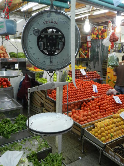 ... und hier ein Gemüsestand im Mercato Norte