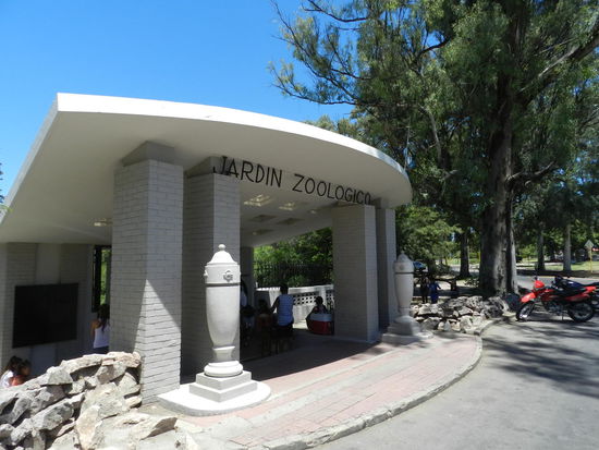 Der Zooeingang im Sarmiento-Park