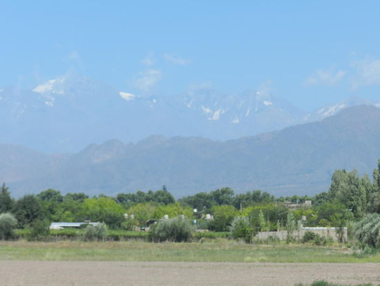Noch ist die Bergkette nur undeutlich im Hintergrund  zu erkennen