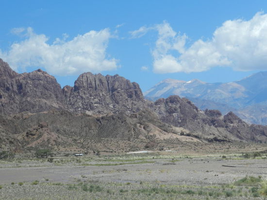 Die ganze Wucht der Gebirgskette wird kurz vor der argentinisch-chilenischen Grenze deutlich