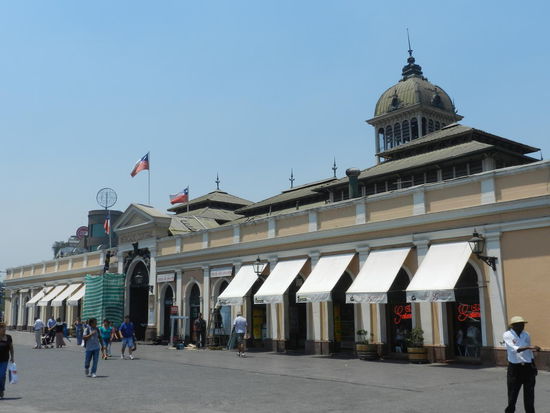 Der Zentralmarkt von Santiago, heute eher ein Touristentreffpunkt