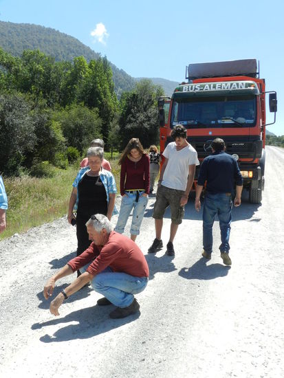 Noch ist das Wetter schön und warm; hier eine kurze Rast mit Bewegungsübungen