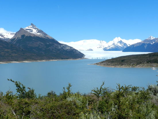 Der Perito Morenogletscher von der Landseite aus gesehen