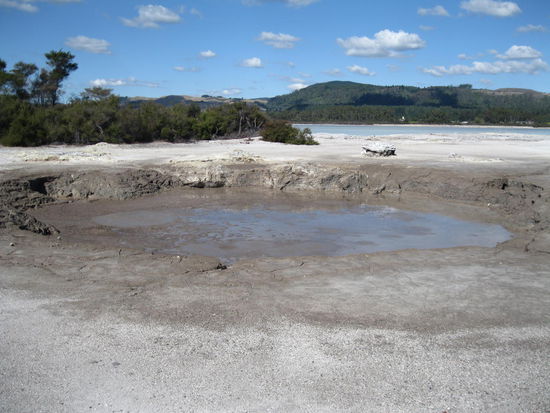 Mudpool an der Sulphur Bay