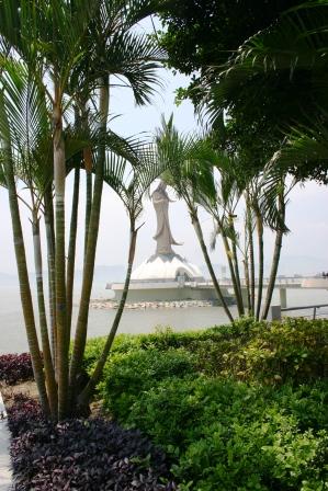 Statue of Kum Lam