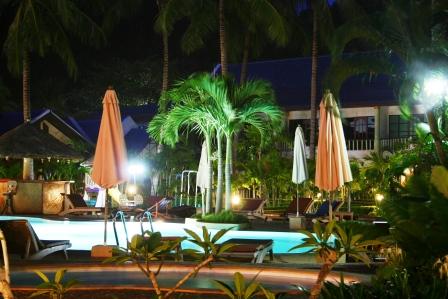 Hotel bei Nacht