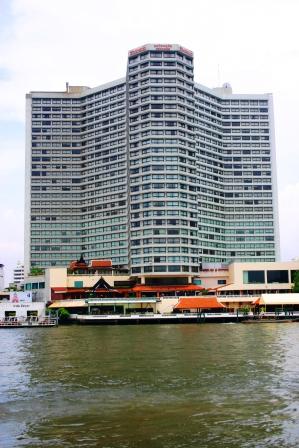 Unser Hotel von der anderen Flussseite