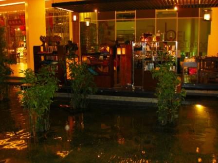 Das Paragon Shopping Center, abartig was da rein geht