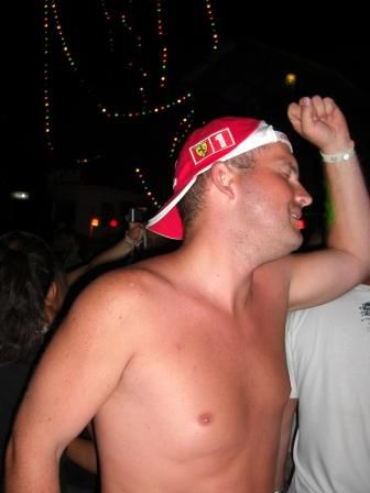 Los ins Partygetuemmel