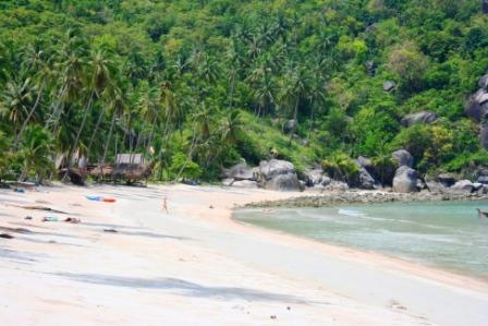 Der Haad Yao Strand, Puderzucker feiner Sand, Palmen und türkieses Meer.