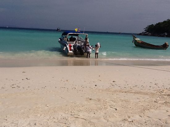 Speedboot mit Kofferträger