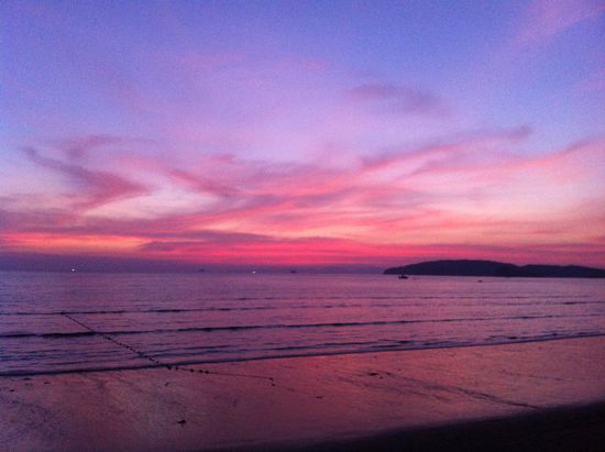 Sonnenuntergang an der Aonang Beach