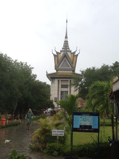 Stupa. Hier nur ein Bild. Da die anderen zu grausam sind.