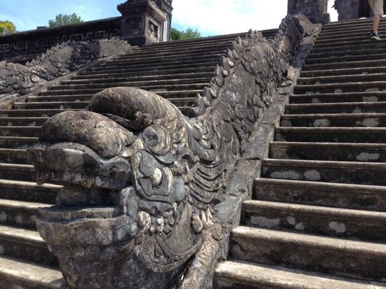 Treppe mit Drachengelaender