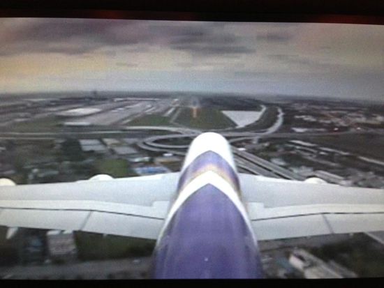 Hier unser Landeanflug auf den Flughafen Suvarnabhumi